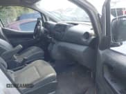 ✅ 2014 Nissan NV200 SV • VIN: 3N6CM0KN0EK700186 • Lot: 42973317. Wystawiony na IAAI z przebiegiem 130 462 mil. Bezpłatny archiwum sprzedaży aukcyjnych z USA i szczegółowy raport historii pojazdu na DreamBid. Zdjęcie 5.