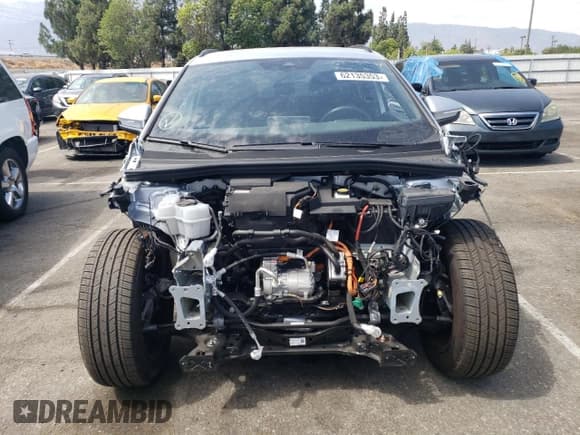 ✅ 2022 Volkswagen ID.4 Pro • VIN: WVGRMPE23NP061903 • Lot: 62135353. Listed on Copart with 10,722 mi. Free auction sales archive from the USA and detailed vehicle history report at DreamBid. Image 5.