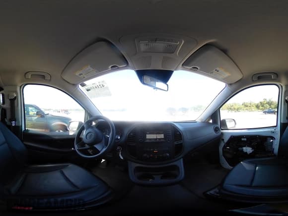 ✅ 2018 Mercedes-Benz Metris Passenger • VIN: WD4PG2EE0J3471274 • Lot: 42161079. Wystawiony na IAAI z przebiegiem 101 638 mil. Bezpłatny archiwum sprzedaży aukcyjnych z USA i szczegółowy raport historii pojazdu na DreamBid. Zdjęcie 18.