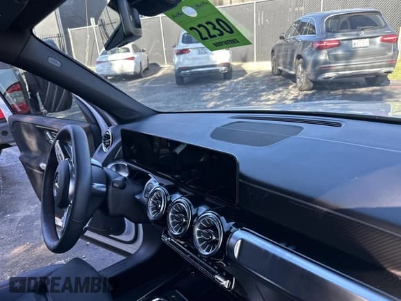 ✅ 2023 Mercedes-Benz GLB 250 • VIN: W1N4M4GB5PW321861 • Lot: 42518337. Wystawiony na IAAI z przebiegiem Nie podano. Bezpłatny archiwum sprzedaży aukcyjnych z USA i szczegółowy raport historii pojazdu na DreamBid. Zdjęcie 5.