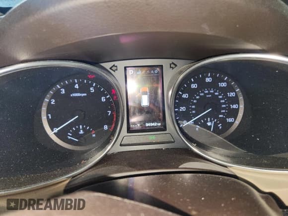 ✅ 2017 Hyundai Santa Fe 2.4L • VIN: 5XYZUDLBXHG463463 • Лот: 80150215. Опубликован ранее на Copart с пробегом 94 942 миль. Бесплатный доступ к архиву аукционных продаж из США и подробный отчёт об истории автомобиля на DreamBid. Изображение 9.