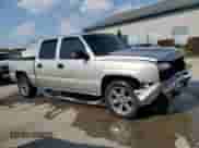 ✅ 2006 Chevrolet Silverado 1500 LT1 • VIN: 2GCEK13T961130173 • Lot: 69500414. Wystawiony na Copart z przebiegiem 195 532 mil mil. Skorzystaj z bezpłatnego archiwum sprzedaży aukcyjnych z USA i zobacz szczegółowy raport historii pojazdu na DreamBid. Zdjęcie 4.