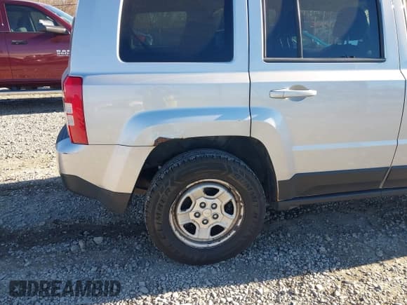 ✅ 2014 Jeep Patriot Sport • VIN: 1C4NJRBB8ED558233 • Лот: 43633685. Опубликован ранее на IAAI с пробегом 205 055 миль. Бесплатный доступ к архиву аукционных продаж из США и подробный отчёт об истории автомобиля на DreamBid. Изображение 6.
