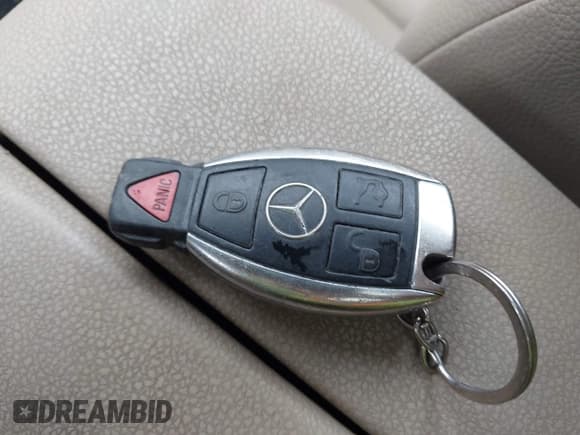 ✅ 2011 Mercedes-Benz C 300 Sport • VIN: WDDGF8BB5BR145579 • Lot: 43250423. Listed on IAAI with 191,693 mi. Free auction sales archive from the USA and detailed vehicle history report at DreamBid. Image 11.