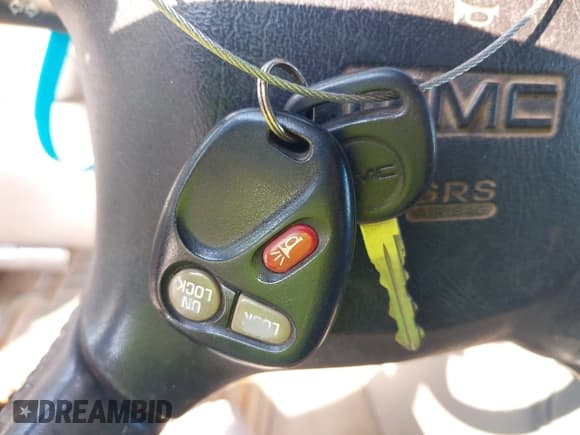 ✅ 2001 GMC Sierra 1500 SLE • VIN: 1GTEK19T41E295255 • Лот: 42656738. Опубликован ранее на IAAI с пробегом 357 789 миль. Бесплатный доступ к архиву аукционных продаж из США и подробный отчёт об истории автомобиля на DreamBid. Изображение 11.