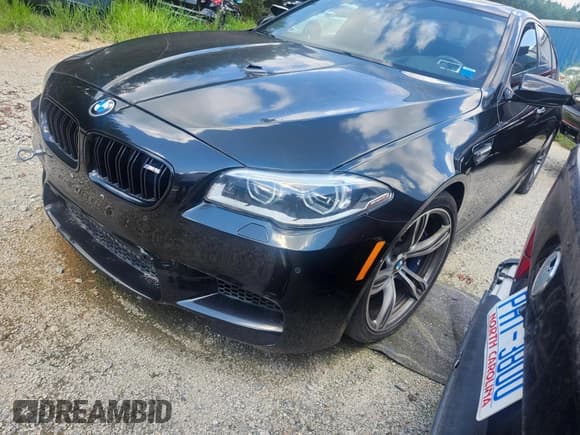 ✅ 2016 BMW M5 • VIN: WBSFV9C51GD595847 • Lot: 43091063. Listed on IAAI with 89,847 mi. Free auction sales archive from the USA and detailed vehicle history report at DreamBid. Image 6.