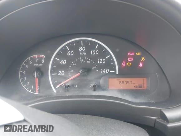 ✅ 2017 Nissan Versa SV • VIN: 3N1CN7AP0HL808241 • Лот: 42584252. Опубликован ранее на IAAI с пробегом 68 757 миль. Бесплатный доступ к архиву аукционных продаж из США и подробный отчёт об истории автомобиля на DreamBid. Изображение 7.