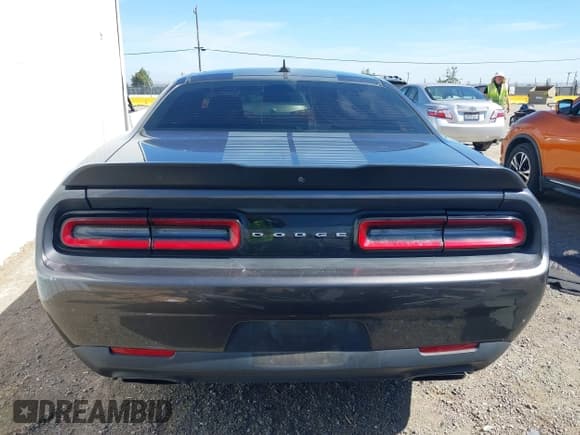 ✅ 2017 Dodge Challenger R/T Plus • VIN: 2C3CDZBT8HH600032 • Lot: 42173591. Listed on IAAI with 92,303 mi. Free auction sales archive from the USA and detailed vehicle history report at DreamBid. Image 17.