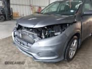 ✅ 2019 Honda HR-V LX • VIN: 3CZRU5H31KG701579 • Lot: 43312842. Wystawiony na IAAI z przebiegiem Nie podano. Bezpłatny archiwum sprzedaży aukcyjnych z USA i szczegółowy raport historii pojazdu na DreamBid. Zdjęcie 6.
