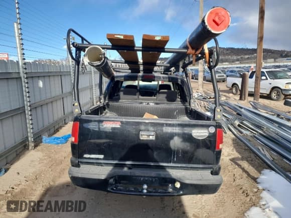 ✅ 2004 Chevrolet S-10 LS • VIN: 1GCDT13XX4K123872 • Лот: 76417194. Опубликован ранее на Copart с пробегом Не указан. Бесплатный доступ к архиву аукционных продаж из США и подробный отчёт об истории автомобиля на DreamBid. Изображение 6.