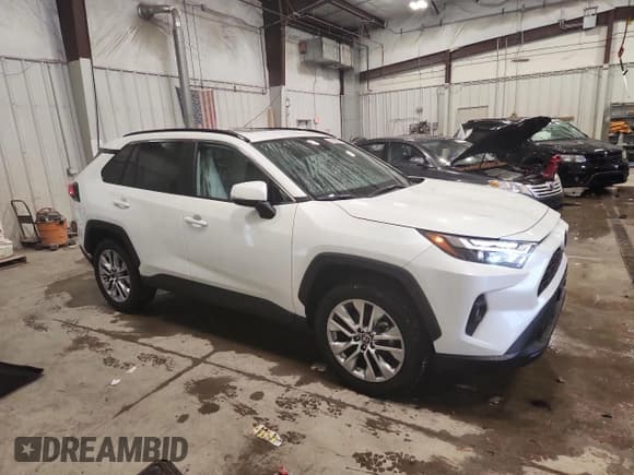 ✅ 2025 Toyota RAV4 XLE Premium • VIN: 2T3A1RFV5SW532013 • Lot: 92033095. Listed on Copart with 1,900 mi. Free auction sales archive from the USA and detailed vehicle history report at DreamBid. Image 4.