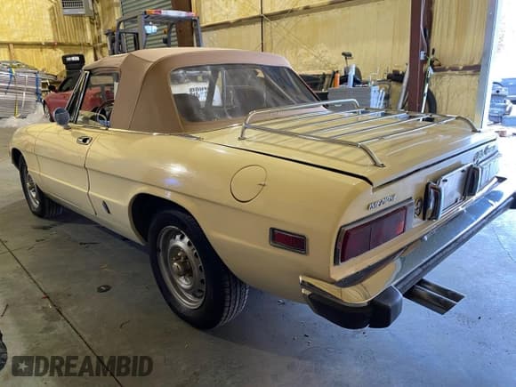 ✅ 1973 Alfa Romeo Spider • VIN: AR3041681 • Лот: 81591605. Опубликован ранее на Copart с пробегом 20 513 миль. Бесплатный доступ к архиву аукционных продаж из США и подробный отчёт об истории автомобиля на DreamBid. Изображение 3.