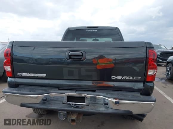✅ 2005 Chevrolet Silverado 2500HD LS • VIN: 1GCHK23215F869670 • Lot: 42213063. Listed on IAAI with 272,981 mi. Free auction sales archive from the USA and detailed vehicle history report at DreamBid. Image 16.