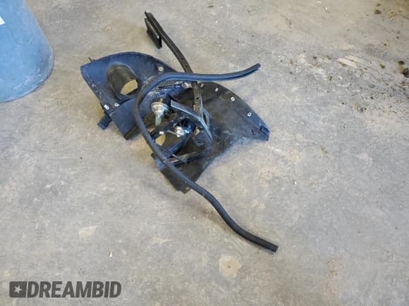 ✅ 2011 Chevrolet Corvette Z16 Grand Sport 3LT • VIN: 1G1YW2DWXB5109186 • Lot: 79528064. Listed on Copart with 26,251 mi. Free auction sales archive from the USA and detailed vehicle history report at DreamBid. Image 14.