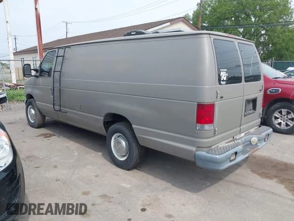 ✅ 2006 Ford Econoline Cargo Recreational • VIN: 1FTSS34P36HB17948 • Lot: 42883646. Wystawiony na IAAI z przebiegiem Nie podano. Bezpłatny archiwum sprzedaży aukcyjnych z USA i szczegółowy raport historii pojazdu na DreamBid. Zdjęcie 3.