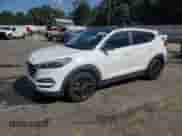 2017 Hyundai Tucson Sport z VIN KM8J33A24HU557040, wystawiony jako Copart lot #85887885 z przebiegiem 113 488 mil mil oraz Szkoda całkowita • Salvage title. Historia ofert i sprzedaży dostępna na DreamBid. Obrazek 1.