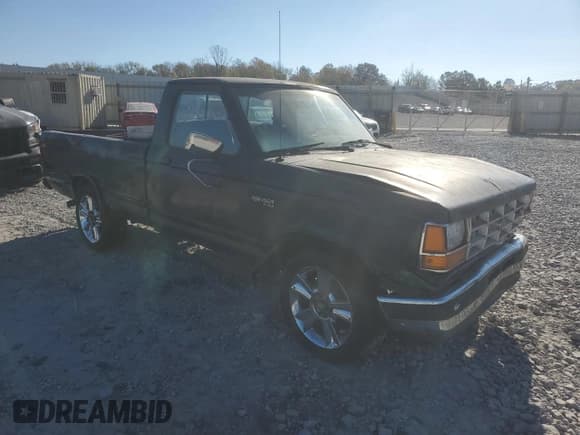✅ 1990 Ford Ranger Splash • VIN: 1FTCR10A7LUB27763 • Lot: 81558544. Listed on Copart with 2,221 mi. Free auction sales archive from the USA and detailed vehicle history report at DreamBid. Image 4.