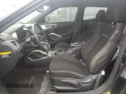 ✅ 2017 Hyundai Veloster • VIN: KMHTC6AD7HU322627 • Lot: 80287014. Wystawiony na Copart z przebiegiem 108 890 mil. Bezpłatny archiwum sprzedaży aukcyjnych z USA i szczegółowy raport historii pojazdu na DreamBid. Zdjęcie 7.