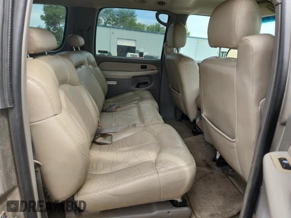 ✅ 2000 Chevrolet Suburban LS • VIN: 3GNFK16T8YG154983 • Лот: 64551975. Опубликован ранее на Copart с пробегом 276 027 миль. Бесплатный доступ к архиву аукционных продаж из США и подробный отчёт об истории автомобиля на DreamBid. Изображение 11.