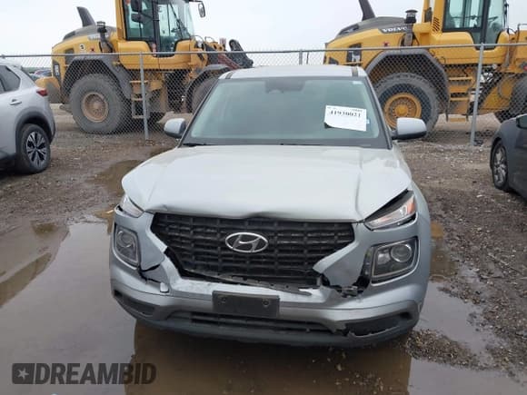 ✅ 2023 Hyundai Venue SE • VIN: KMHRB8A35PU215977 • Lot: 41930021. Listed on IAAI with 17,053 mi. Free auction sales archive from the USA and detailed vehicle history report at DreamBid. Image 12.