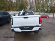 ✅ 2026 Chevrolet Colorado 4WD LT • VIN: 1GCPTCEK4T1106550 • Лот: 43528495. Опубликован ранее на IAAI с пробегом 4 667 миль. Бесплатный доступ к архиву аукционных продаж из США и подробный отчёт об истории автомобиля на DreamBid. Изображение 16.