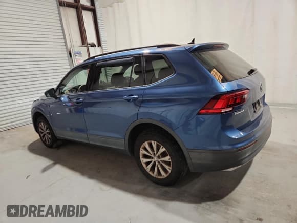 ✅ 2020 Volkswagen Tiguan S • VIN: 3VV0B7AX3LM120053 • Лот: 87080135. Опубликован ранее на Copart с пробегом 111 844 миль. Бесплатный доступ к архиву аукционных продаж из США и подробный отчёт об истории автомобиля на DreamBid. Изображение 2.