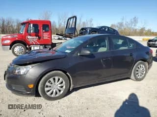 ✅ 2014 Chevrolet Cruze LS • VIN: 1G1PA5SG3E7486930 • Lot: 90492155. Listed on Copart with 96,457 mi. Free auction sales archive from the USA and detailed vehicle history report at DreamBid. Image 1.