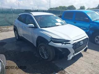 ✅ 2018 Hyundai Kona SEL • VIN: KM8K2CAA0JU129471 • Лот: 43269584. Опубликован ранее на IAAI с пробегом 64 104 миль. Бесплатный доступ к архиву аукционных продаж из США и подробный отчёт об истории автомобиля на DreamBid. Изображение 1.
