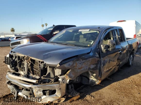 ✅ 2019 Nissan Titan SV • VIN: 1N6AA1E66KN525121 • Lot: 93927545. Wystawiony na Copart z przebiegiem 142 251 mil. Bezpłatny archiwum sprzedaży aukcyjnych z USA i szczegółowy raport historii pojazdu na DreamBid. Zdjęcie 1.