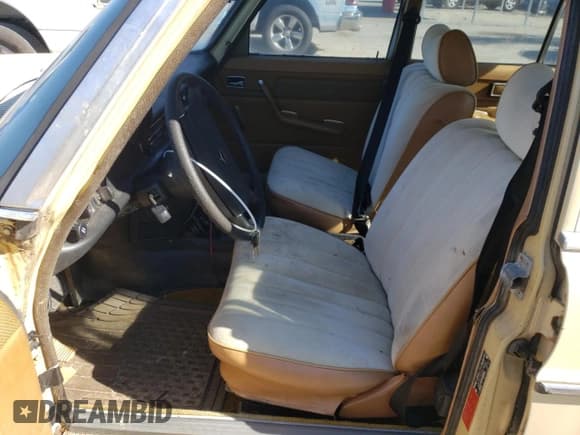 ✅ 1975 Mercedes-Benz 230 • VIN: 11501712038991 • Lot: 83866784. Listed on Copart with 36,929 mi. Free auction sales archive from the USA and detailed vehicle history report at DreamBid. Image 7.