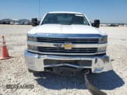 ✅ 2018 Chevrolet Silverado 2500HD Work Truck • VIN: 1GC2KUEG4JZ334383 • Lot: 71061184. Wystawiony na Copart z przebiegiem 182 866 mil. Bezpłatny archiwum sprzedaży aukcyjnych z USA i szczegółowy raport historii pojazdu na DreamBid. Zdjęcie 5.