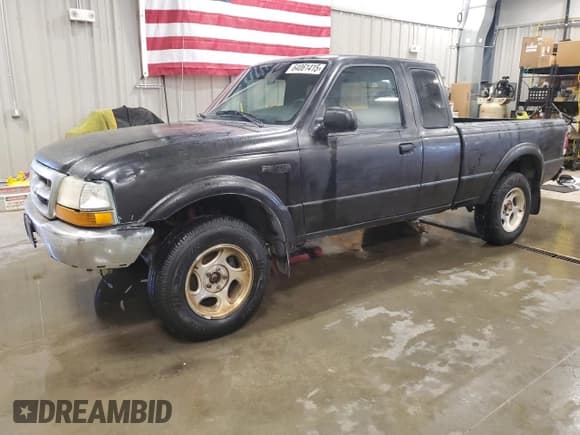 ✅ 2000 Ford Ranger XLT • VIN: 1FTZR15X4YTB28390 • Lot: 64061415. Listed on Copart with 165,592 mi. Free auction sales archive from the USA and detailed vehicle history report at DreamBid. Image 1.
