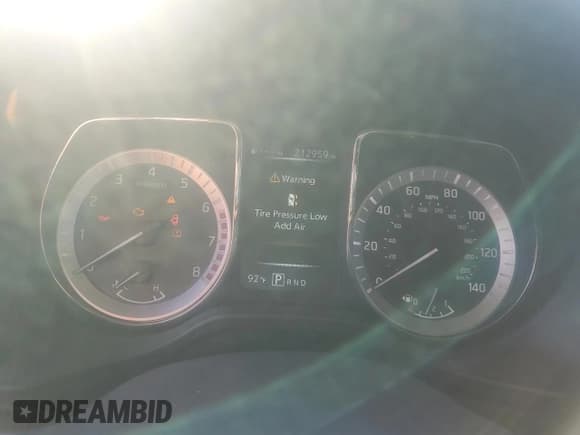 ✅ 2017 Nissan Titan S • VIN: 1N6AA1EK5HN538190 • Lot: 82632115. Wystawiony na Copart z przebiegiem 212 959 mil. Bezpłatny archiwum sprzedaży aukcyjnych z USA i szczegółowy raport historii pojazdu na DreamBid. Zdjęcie 9.