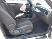 ✅ 2012 Volkswagen Beetle Turbo • VIN: 3VWVA7AT8CM666168 • Lot: 42552400. Wystawiony na IAAI z przebiegiem 81 494 mil. Bezpłatny archiwum sprzedaży aukcyjnych z USA i szczegółowy raport historii pojazdu na DreamBid. Zdjęcie 5.