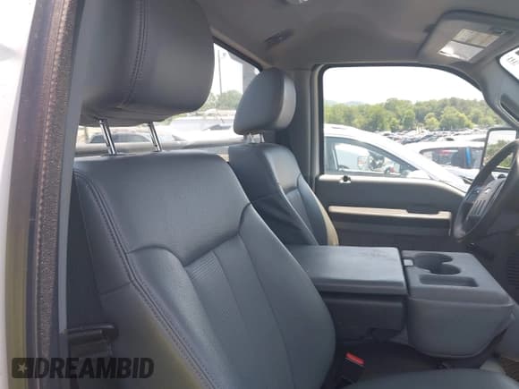 ✅ 2015 Ford F-250 • VIN: 1FDDF2B66FEA34884 • Lot: 42434311. Listed on IAAI with 131,644 mi. Free auction sales archive from the USA and detailed vehicle history report at DreamBid. Image 8.
