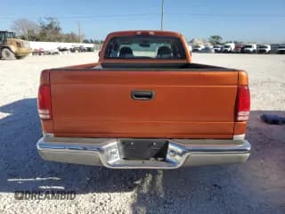 ✅ 2000 Dodge Dakota • VIN: 1B7GL22X2YS626466 • Lot: 49887805. Wystawiony na Copart z przebiegiem 141 121 mil. Bezpłatny archiwum sprzedaży aukcyjnych z USA i szczegółowy raport historii pojazdu na DreamBid. Zdjęcie 6.