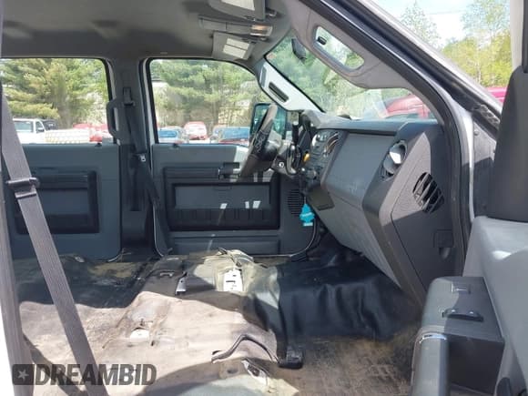 ✅ 2014 Ford F-250 XL • VIN: 1FD7W2BT1EEB46915 • Лот: 42208902. Опубликован ранее на IAAI с пробегом 275 350 миль. Бесплатный доступ к архиву аукционных продаж из США и подробный отчёт об истории автомобиля на DreamBid. Изображение 5.