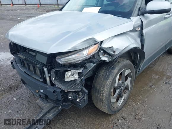 ✅ 2021 Hyundai Venue SEL • VIN: KMHRC8A36MU082493 • Lot: 42255962. Listed on IAAI with 53,818 mi. Free auction sales archive from the USA and detailed vehicle history report at DreamBid. Image 18.