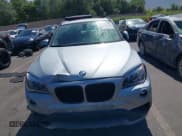 ✅ 2015 BMW X1 xDrive35i • VIN: WBAVM5C56FVV94911 • Lot: 42781558. Wystawiony na IAAI z przebiegiem 51 143 mil. Bezpłatny archiwum sprzedaży aukcyjnych z USA i szczegółowy raport historii pojazdu na DreamBid. Zdjęcie 12.