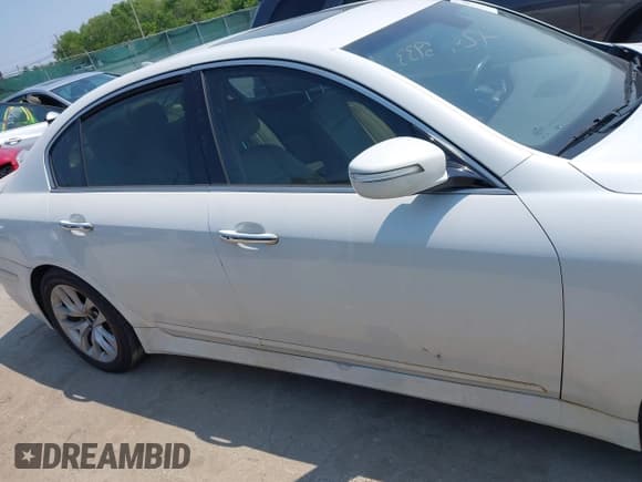 ✅ 2013 Hyundai Genesis 3.8L • VIN: KMHGC4DD2DU239750 • Lot: 42466933. Listed on IAAI with 105,159 mi. Free auction sales archive from the USA and detailed vehicle history report at DreamBid. Image 13.