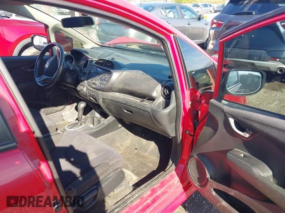 ✅ 2013 Honda Fit Sport • VIN: JHMGE8H57DC028265 • Lot: 43541415. Listed on IAAI with 129,252 mi. Free auction sales archive from the USA and detailed vehicle history report at DreamBid. Image 5.