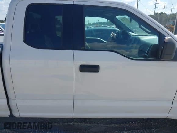 ✅ 2016 Ford F-150 XLT • VIN: 1FTEX1C87GKF22180 • Lot: 43381797. Listed on IAAI with 193,295 mi. Free auction sales archive from the USA and detailed vehicle history report at DreamBid. Image 14.