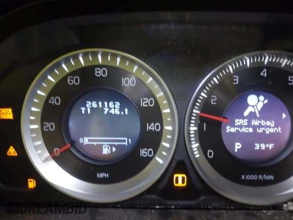 ✅ 2013 Volvo XC60 T6 • VIN: YV4902DZ5D2425054 • Lot: 43894378. Listed on IAAI with 261,162 mi. Free auction sales archive from the USA and detailed vehicle history report at DreamBid. Image 7.