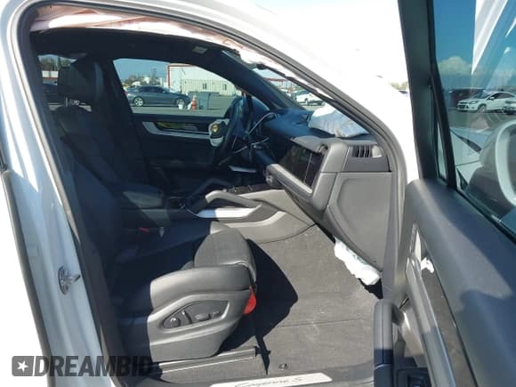 ✅ 2024 Porsche Cayenne S E-Hybrid • VIN: WP1AN2AY3RDA40230 • Lot: 43501413. Listed on IAAI with 16,614 mi. Free auction sales archive from the USA and detailed vehicle history report at DreamBid. Image 5.