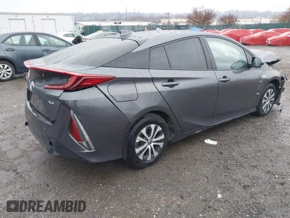 ✅ 2020 Toyota Prius Limited • VIN: JTDKARFP7L3163312 • Lot: 43738073. Wystawiony na IAAI z przebiegiem 215 050 mil. Bezpłatny archiwum sprzedaży aukcyjnych z USA i szczegółowy raport historii pojazdu na DreamBid. Zdjęcie 4.
