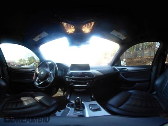 ✅ 2018 BMW X3 M40i • VIN: 5UXTS3C57J0Z02242 • Lot: 42214953. Wystawiony na IAAI z przebiegiem 81 598 mil. Bezpłatny archiwum sprzedaży aukcyjnych z USA i szczegółowy raport historii pojazdu na DreamBid. Zdjęcie 23.