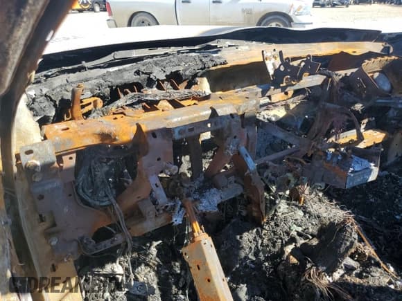 ✅ 2019 Lincoln Continental Select • VIN: 1LN6L9SK4K5600557 • Лот: 79573204. Опубликован ранее на Copart с пробегом Не указан. Бесплатный доступ к архиву аукционных продаж из США и подробный отчёт об истории автомобиля на DreamBid. Изображение 9.