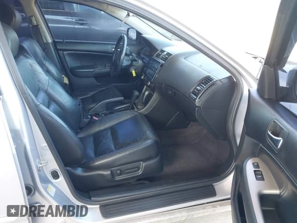 ✅ 2004 Honda Accord EX • VIN: 1HGCM66564A084706 • Lot: 43311300. Listed on IAAI with 164,530 mi. Free auction sales archive from the USA and detailed vehicle history report at DreamBid. Image 5.