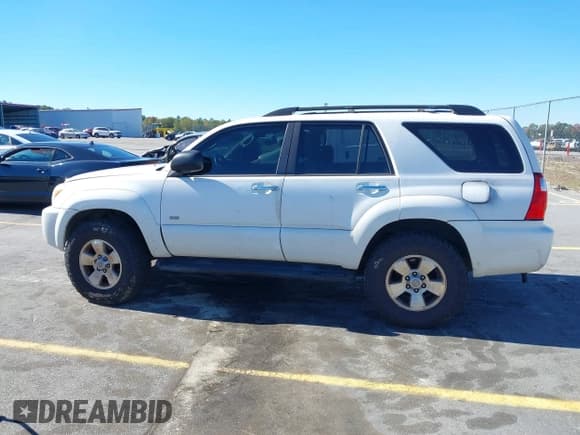 ✅ 2008 Toyota 4Runner SR5 • VIN: JTEZU14R88K014931 • Lot: 43611606. Listed on IAAI with 220,622 mi. Free auction sales archive from the USA and detailed vehicle history report at DreamBid. Image 14.