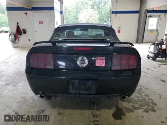 ✅ 2007 Ford Mustang GT Deluxe • VIN: 1ZVFT85H475281342 • Лот: 80703495. Опубликован ранее на Copart с пробегом Не указан. Бесплатный доступ к архиву аукционных продаж из США и подробный отчёт об истории автомобиля на DreamBid. Изображение 6.